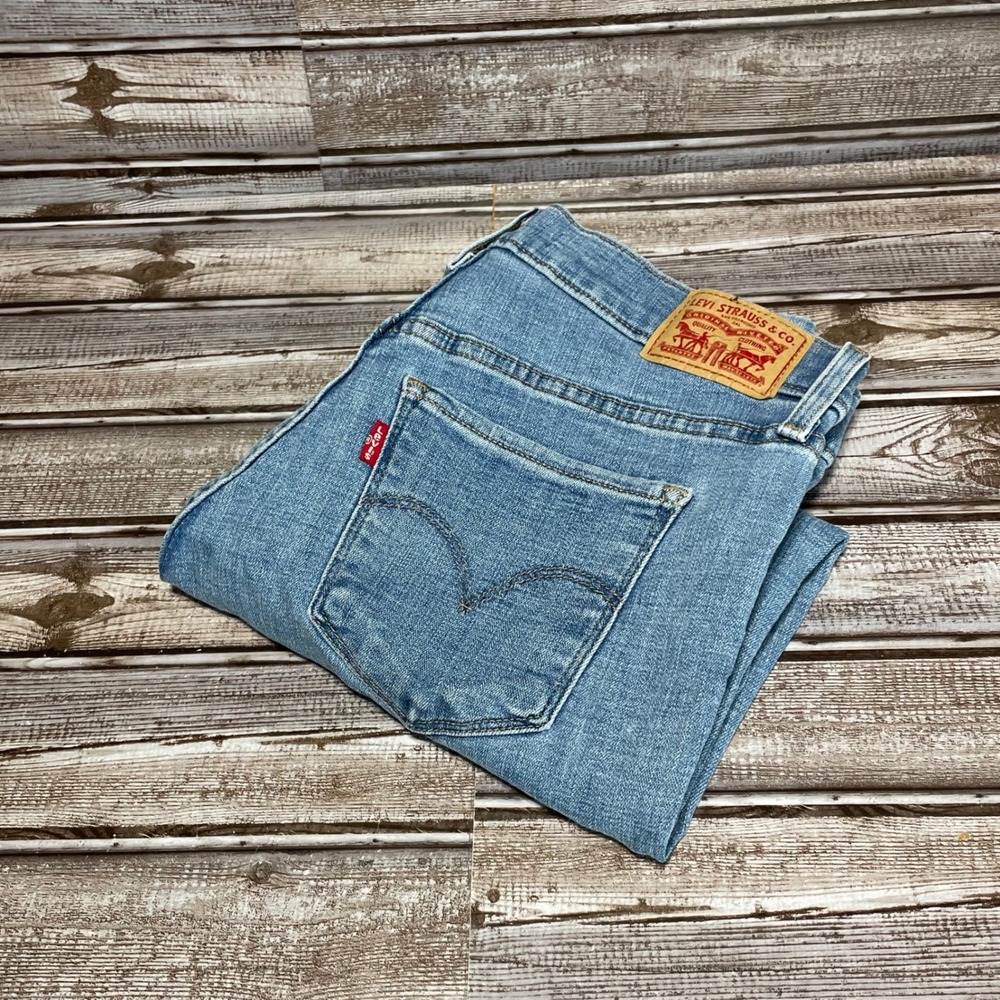 Levi's 311 Shaping Skinny Capri Womens Light Wash Denim Comfort Stretch‎ Size 28
